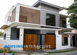 grand 2-storey, 5-bedroom house with balcony & parking for sale in jubilation west