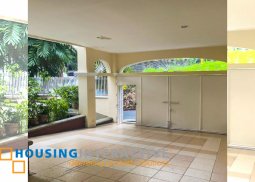 classic 2-storey, 5-bedroom house with parking for sale in white plains