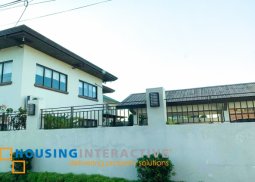 luxurious 2-storey, 4-bedroom house with parking for rent in las villas de manila
