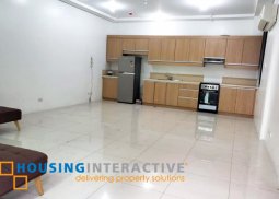 grand 3-storey, 3-bedroom townhouse with parking for rent in dover hills