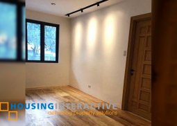 grand 2-storey, 4-bedroom house with parking for sale in white plains