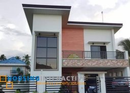 luxury 2-storey, 5-bedroom house with balcony & parking for sale in riviera golf and country club