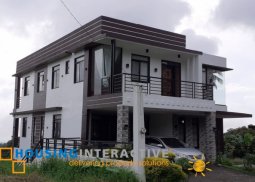 grand 2-storey, 5-bedroom house with balcony & parking for sale in sandari batulao