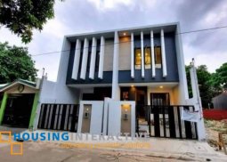 grand 2-storey, 3-bedroom townhouse with parking for sale in broadway pines executive village