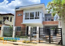 grand 2-storey, 5-bedroom house with balcony & parking for sale in vermont royale executive village