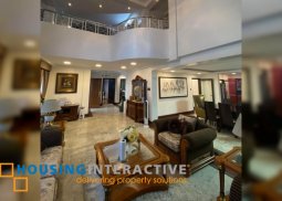 grand 3-storey, 6-bedroom house with parking for sale in scout
