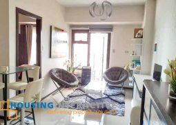 an elegant and delightful 1br condominium unit for sale/rent at the radiance manila bay