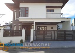 grand 2-storey, 4-bedroom house with balcony for sale in vista real classica 2