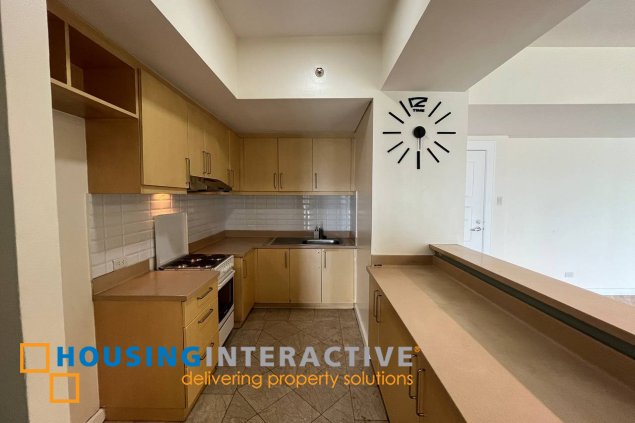 semi furnished 1br unit for sale in the manansala