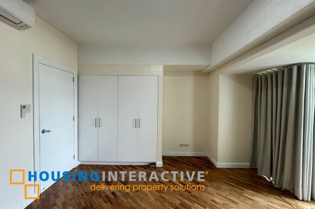 semi furnished 1br unit for sale in the manansala
