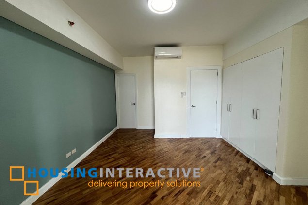 semi furnished 1br unit for sale in the manansala