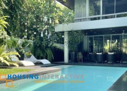 grand 2-storey, 3-bedroom house with pool for sale in valle verde 2