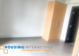 a delightful and palatial 1br condominium at uptown parksuites