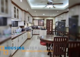 classic 2-storey, 3-bedroom house for sale in white plains