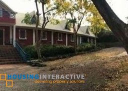 grand resthouse with jacuzzi for sale in calatagan