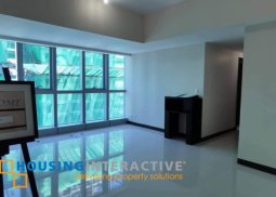 semi furnished 3-bedroom unit for rent in uptown parksuites