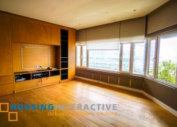 grand 3-bedroom unit with parking for rent in twin towers makati