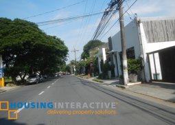 lot with old house for sale in moonwalk