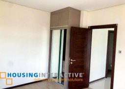 a unfurnished 3 br for sale in trion towers