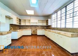 grand 2-storey, 4-bedroom house with pool for rent in capitol 8