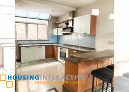 classic 3-storey, 5-bedroom townhouse for sale in new manila