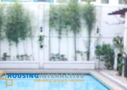 grand 2-storey, 7-bedroom house with pool for rent in merville