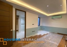 modern 3-storey, 4-bedroom townhouse with balconies for sale in addition hills