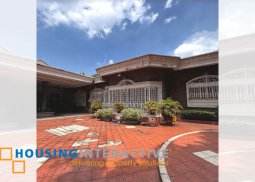 grand 5-bedroom mansion for sale in la vista