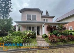 grand 2-storey, 3-bedroom house for sale in saratoga hills