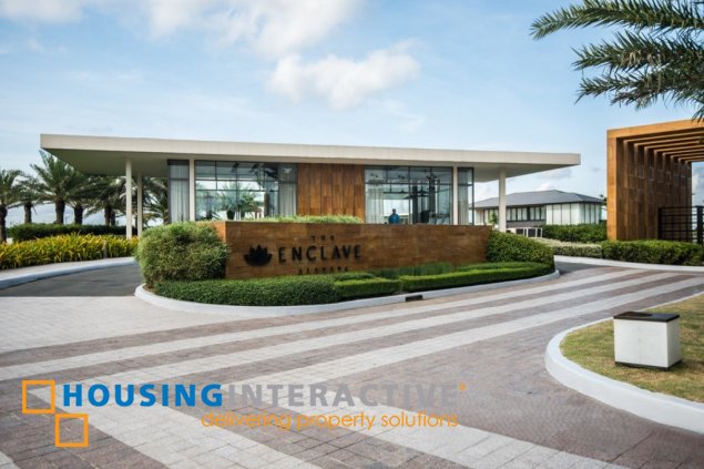 grand lot for sale in the enclaves