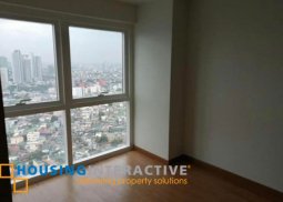 bare 1-bedroom unit with balcony for rent in madison park west