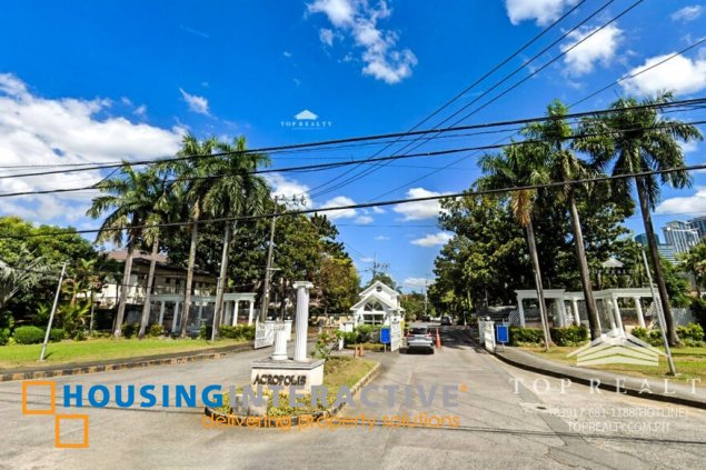 grand 2-storey, 4-bedroom house with attic for sale in acropolis village