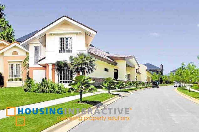 grand 2-storey, 4-bedroom house with attic for sale in acropolis village