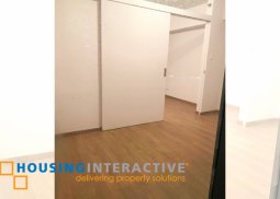 bare 1-bedroom unit with balcony for sale in the rise