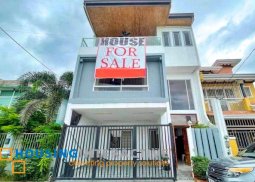 grand 3-storey, 5-bedroom house with balcony for sale in greenwoods executive village