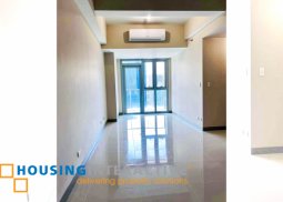 for rent -2br unit in uptown parksuites