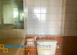 bare 3-bedroom unit with parking for rent in valencia hills