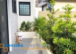 grand 2-storey, 3-bedroom house for sale in mckinley hill drive