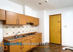 bare 3-bedroom unit with balcony for rent in essensa