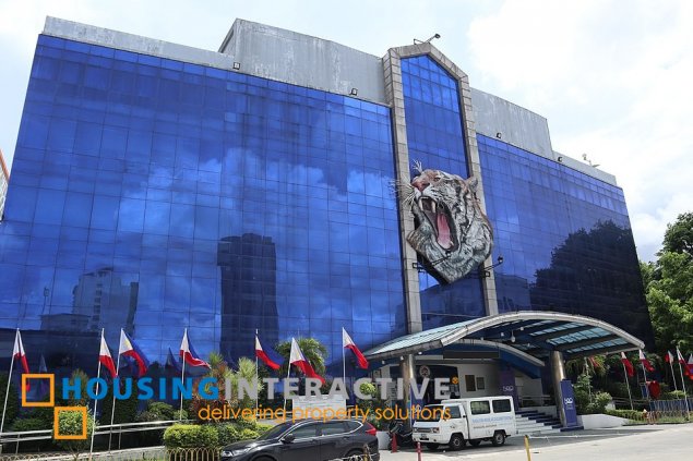 modern 2-storey, 7-bedroom house for sale in mandaluyong