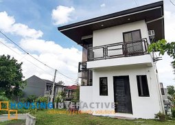 modern 2-storey, 2-bedroom house with balcony for sale in avida woodhill settings
