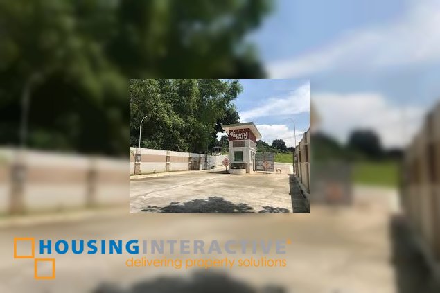 classy 3-storey, 4-bedroom house for sale in fairmount hills