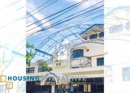 modern 3-storey, 5-bedroom house with attic & balcony for sale in carmel 3