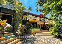 grand 2-storey, 4-bedroom beach house with pool & guest house for sale in canyon cove