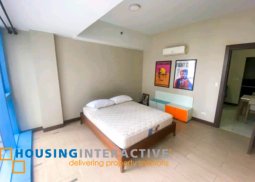 for rent -1br corner unit in three central