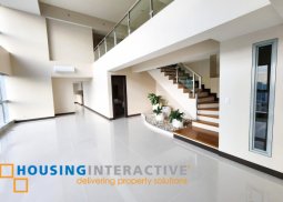 for sale -4br bi-level unit in uptown parksuites