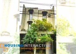 classic 3-storey, 3-bedroom townhouse for sale in palm village