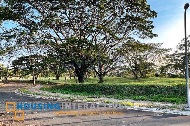 grand lot for sale in elaro