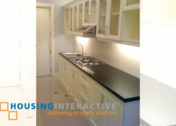 for rent -1br unit in kensington place