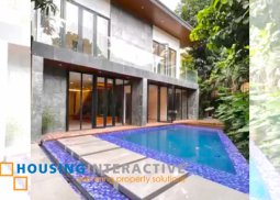 grand 2-storey, 4-bedroom house with pool for sale in horseshoe village